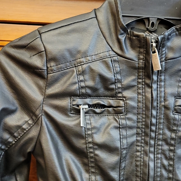 GIRLS FAUX LEATHER JACKET SIZE 10/12 - Picture 2 of 14